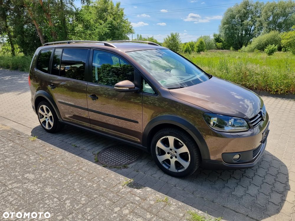 Volkswagen Touran 2.0 TDI DPF Cross - 2