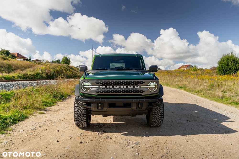 Ford Bronco - 4