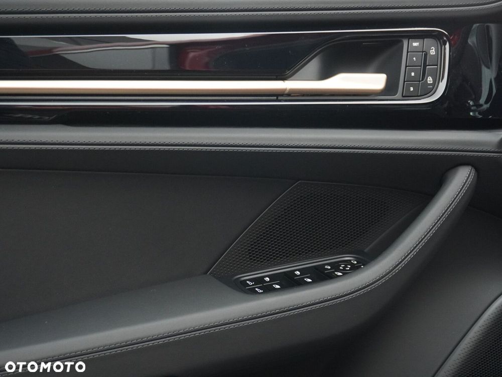 Porsche Panamera 4 - 20