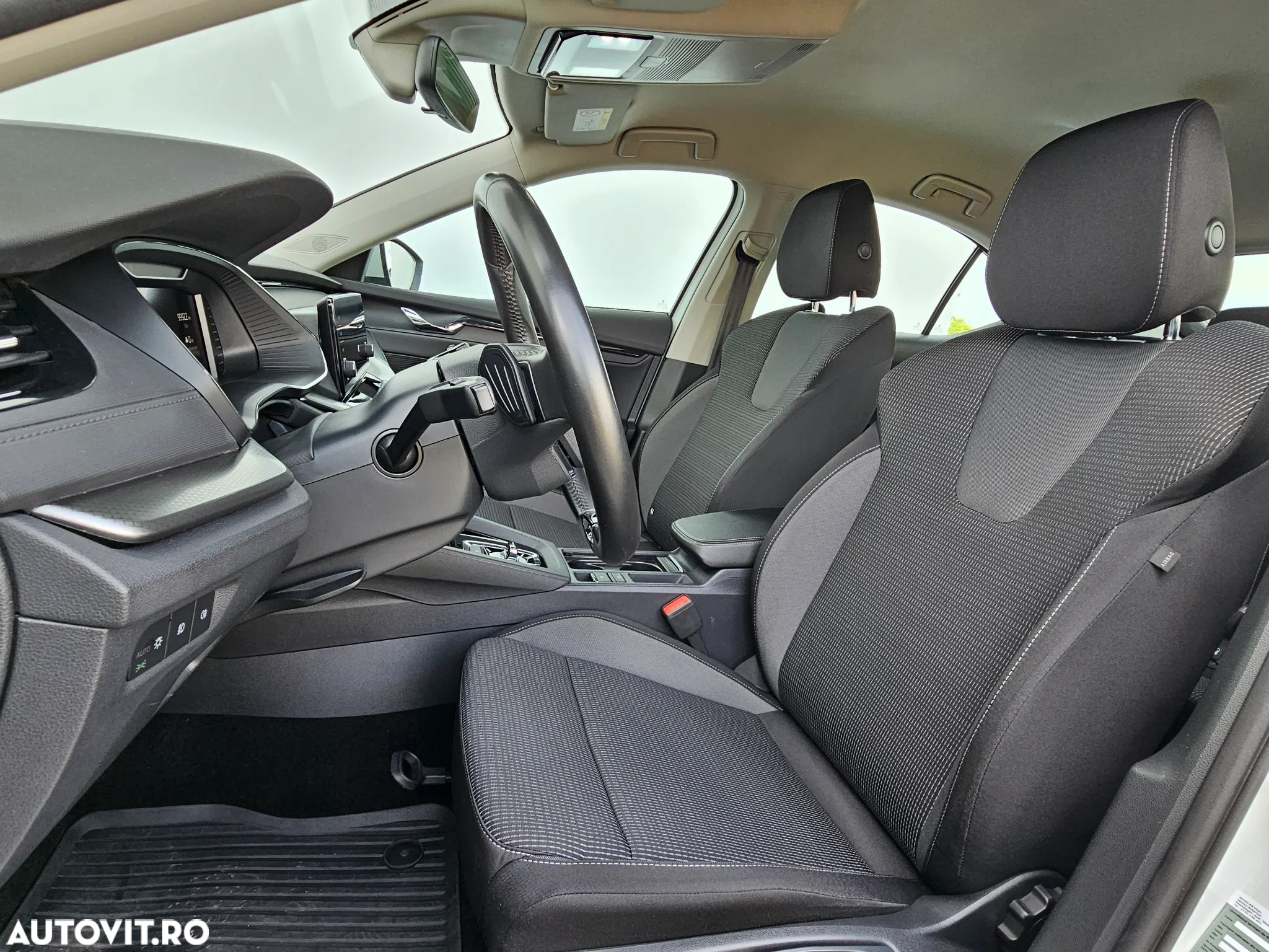 Skoda Octavia 2.0 TDI DSG Ambition - 10