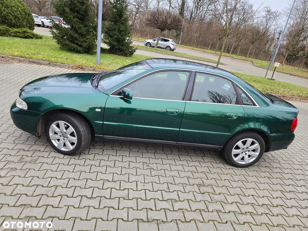 Audi A4 Limousine - 11