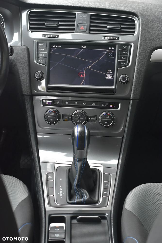 Volkswagen Golf - 16