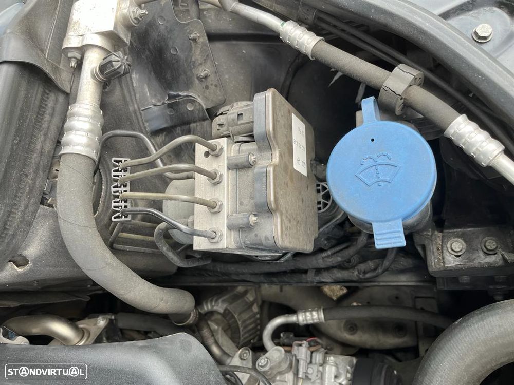 Mercedes-Benz E 200 BlueTEC Avantgarde Auto - 28