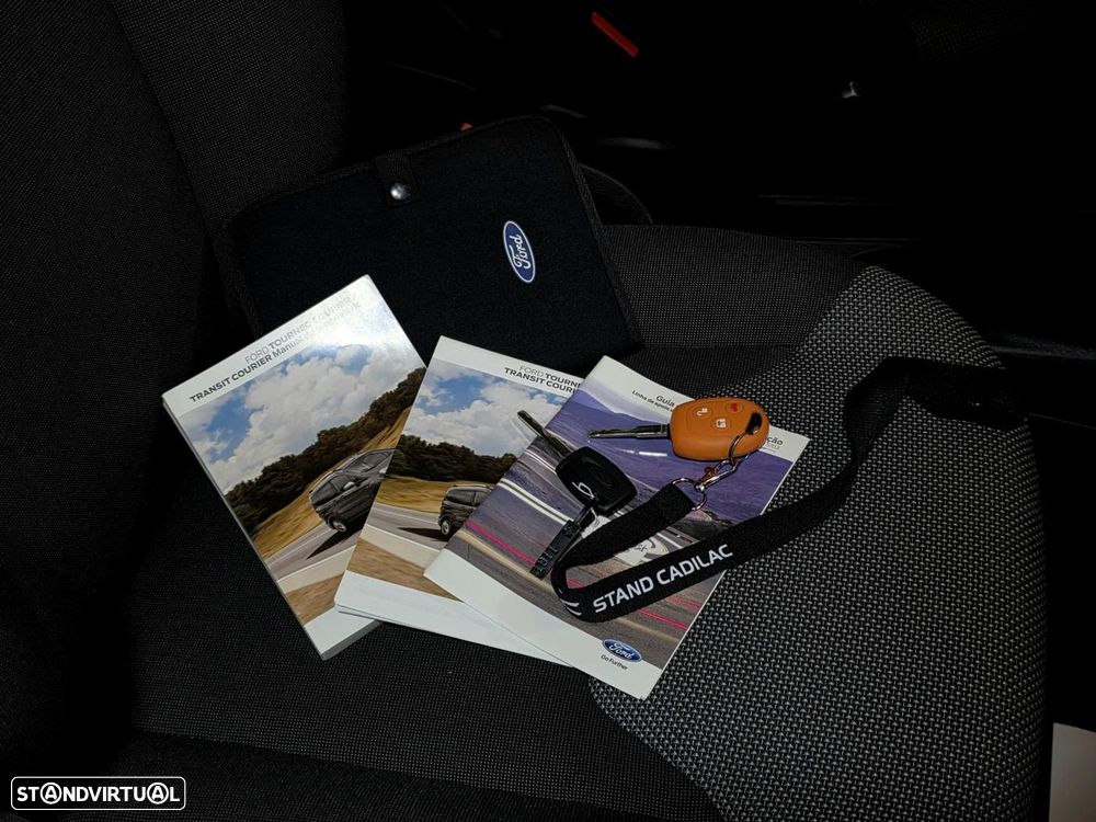 Ford Transit COURIER VAN - 29