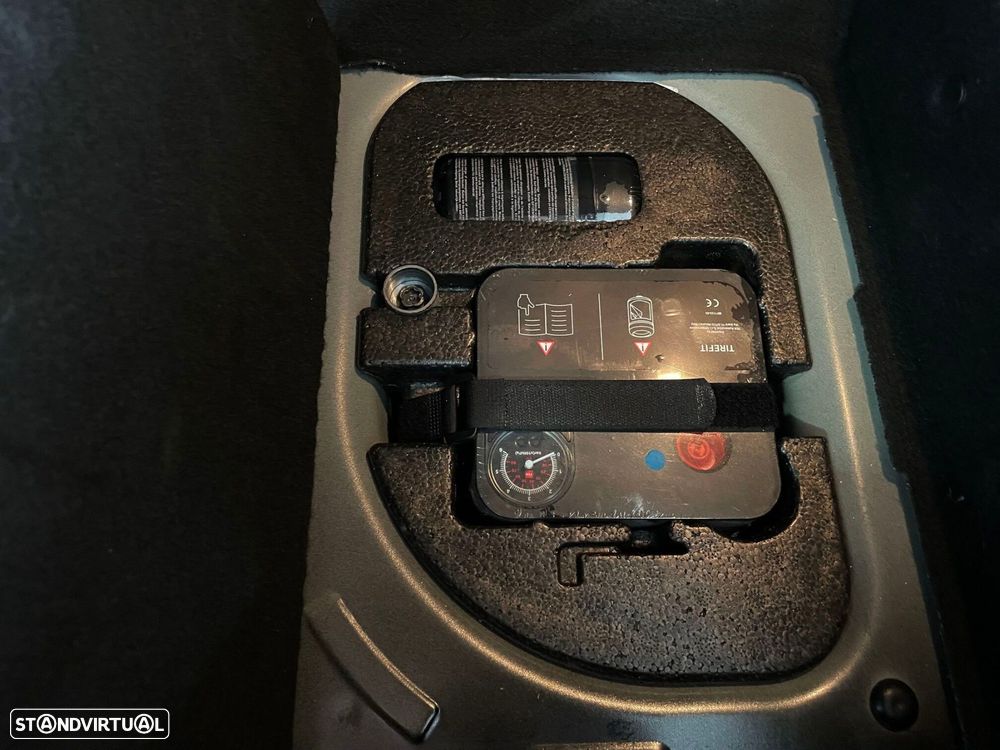 MINI 5 Portas Cooper D Aut. Seven - 54