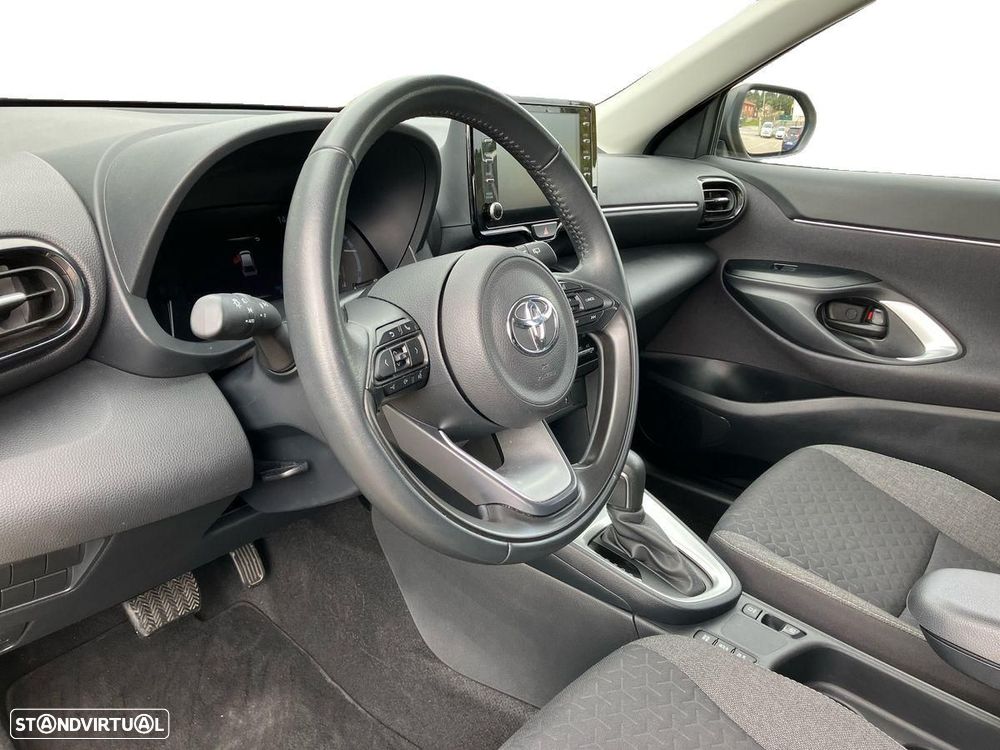 Toyota Yaris Cross - 12