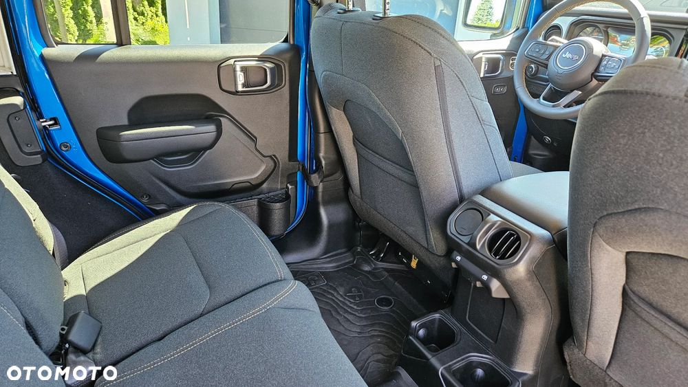 Jeep Wrangler - 29