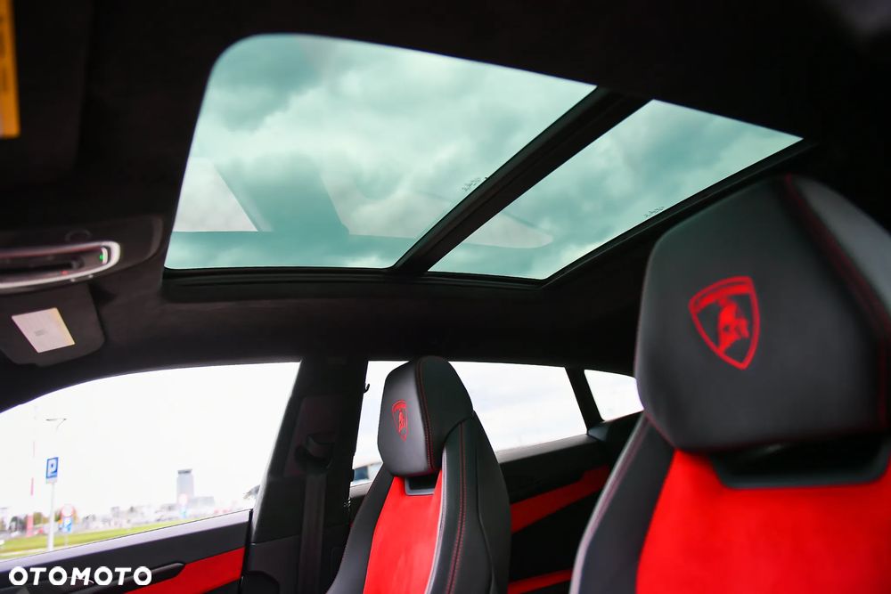 Lamborghini Urus Standard - 29