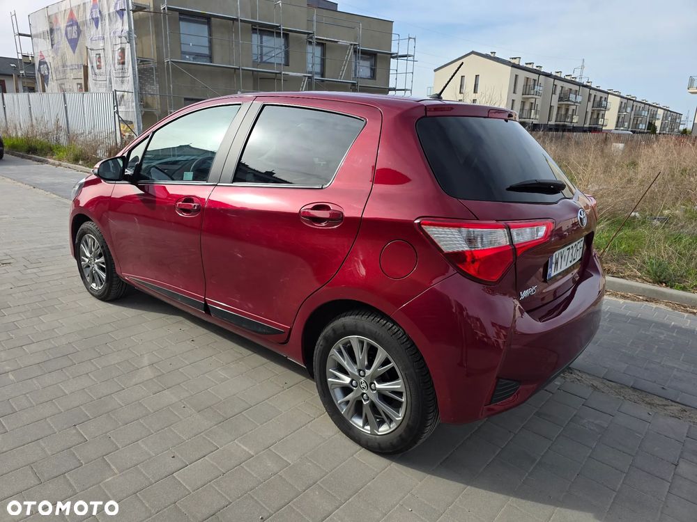 Toyota Yaris 1.5 Premium - 11