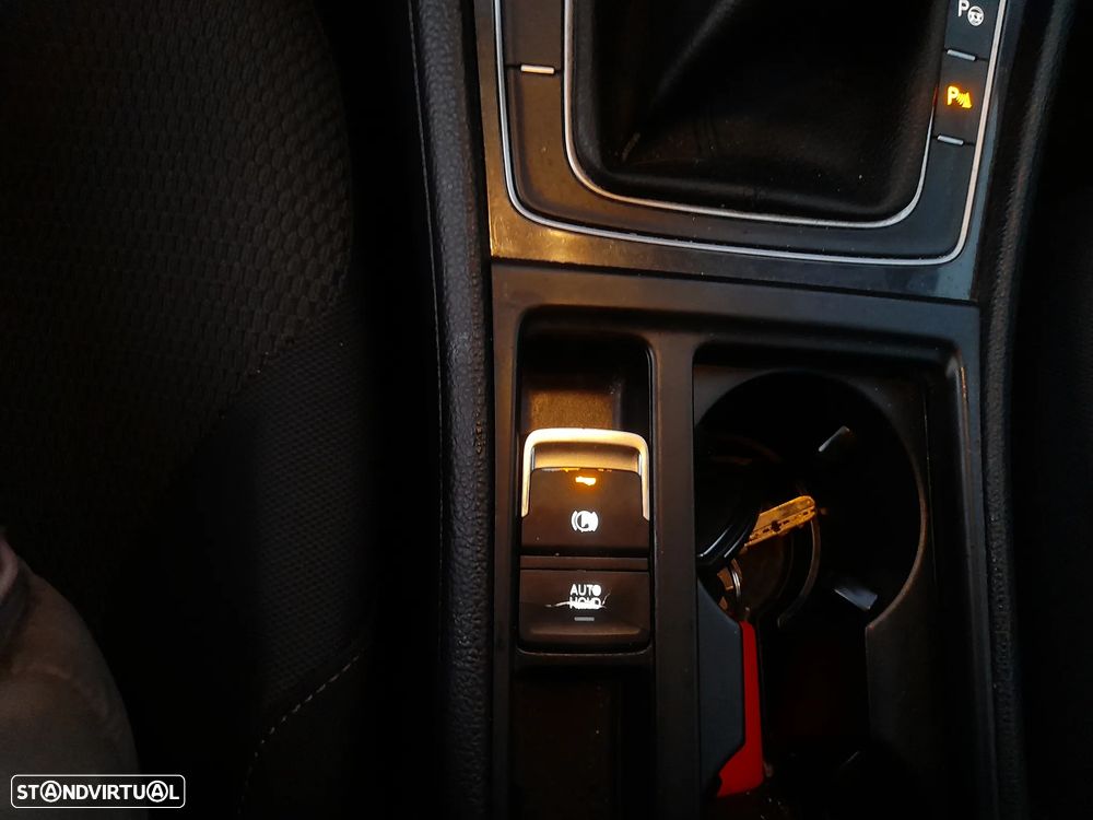 VW Golf 1.6 TDI Highline - 25