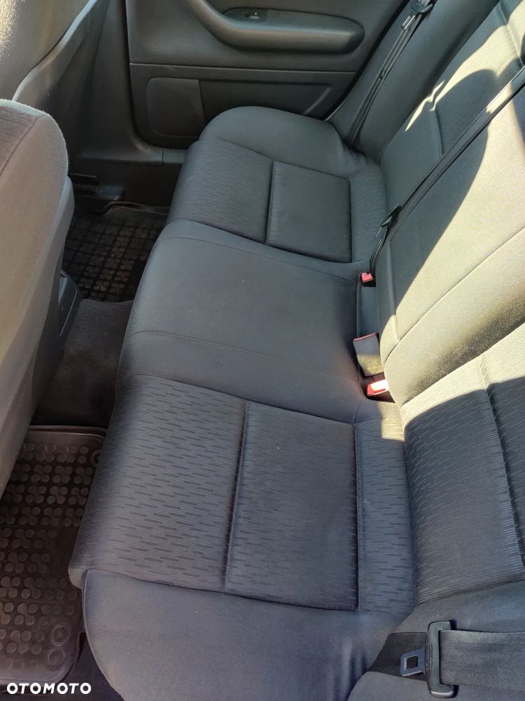 Audi A4 Avant 2.0 TDI - 18