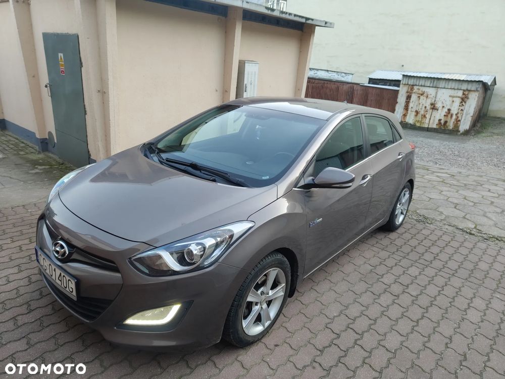 Hyundai i30 blue 1.6 CRDi Trend - 10
