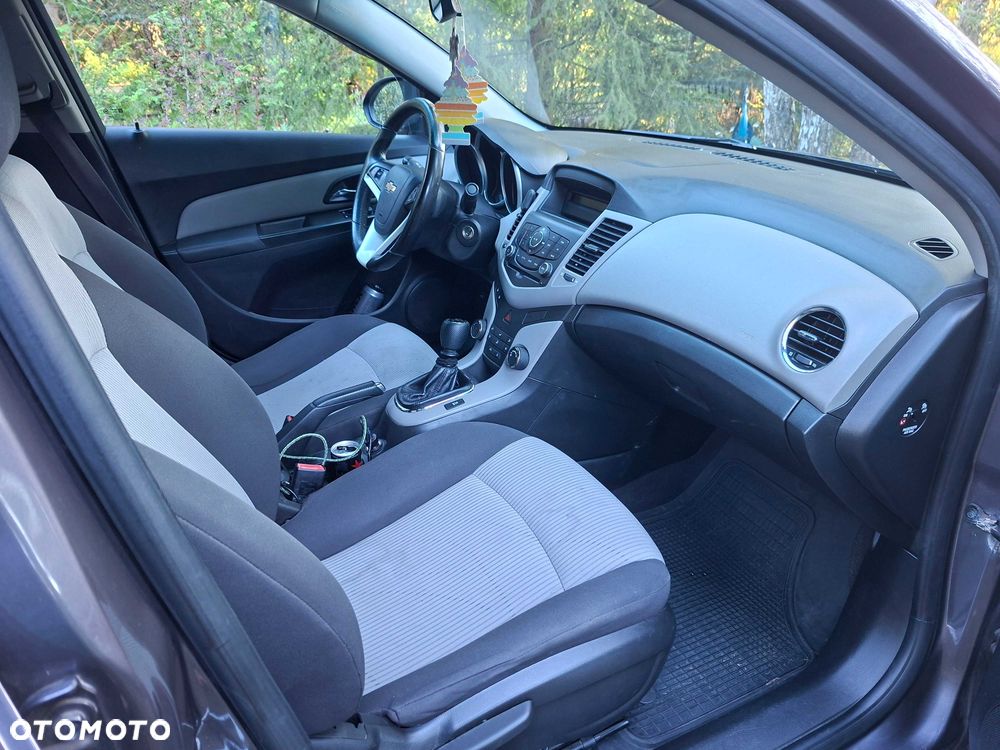 Chevrolet Cruze - 8