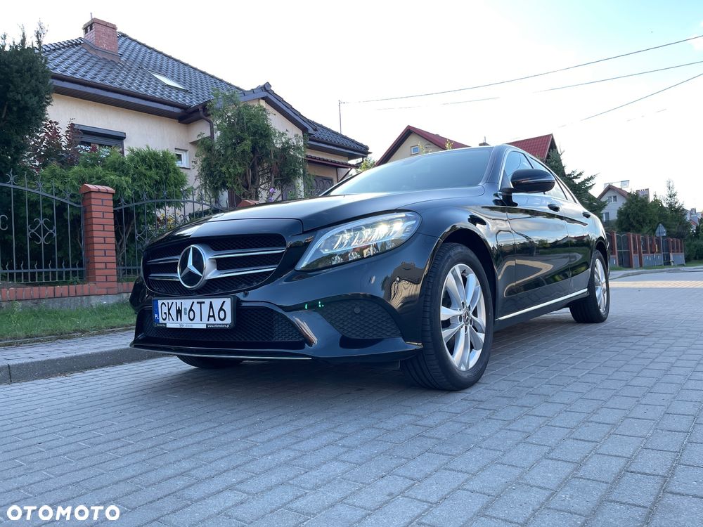 Mercedes-Benz Klasa C 180 9G-TRONIC - 36