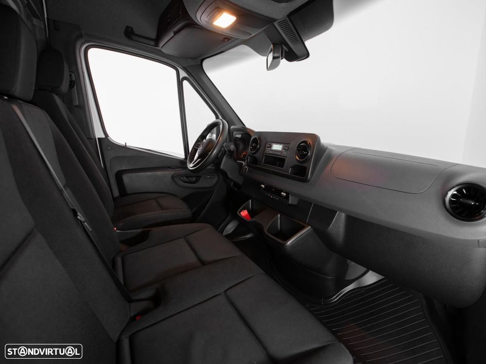 Mercedes-Benz E-SPRINTER - 10