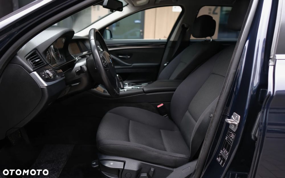BMW Seria 5 520d - 35