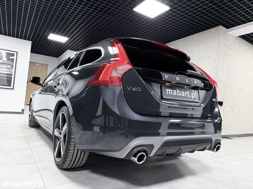 Volvo V60 D3 R-Design - 11