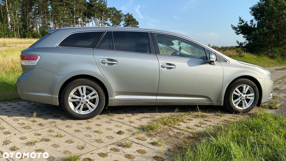 Toyota Avensis - 6