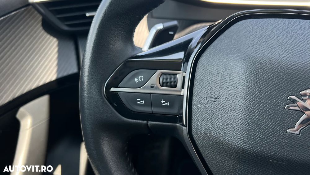 Peugeot 2008 PureTech 130 EAT8 Allure - 16