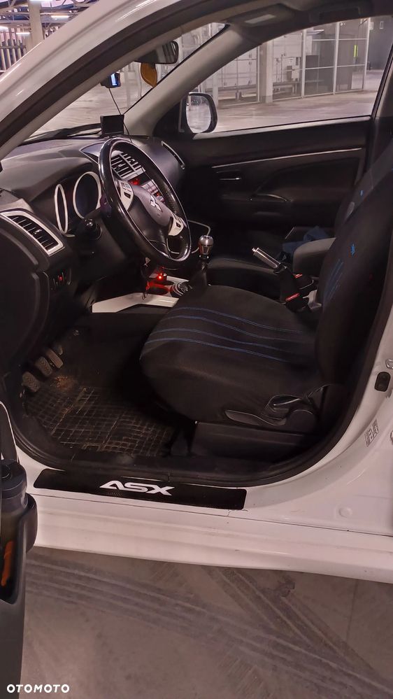 Mitsubishi ASX - 8