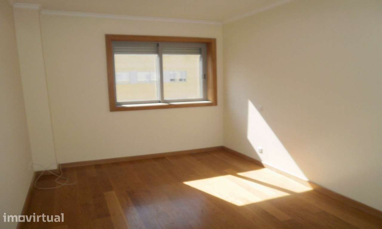 Apartamento T1 com varanda e elevador (sem garagem) em Ramalde - Grande imagem: 3/9