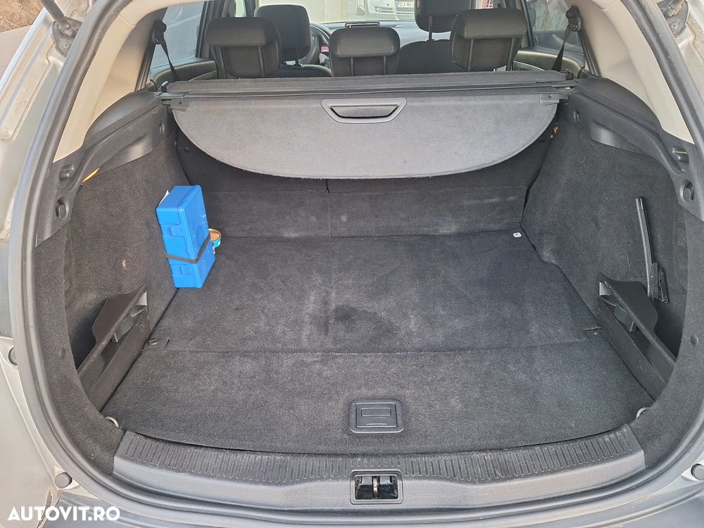Renault Megane ENERGY dCi 110 Start & Stop LIMITED - 11