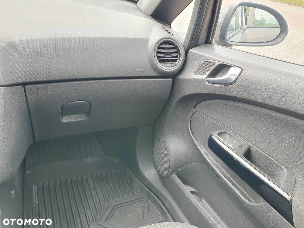 Opel Corsa 1.2 16V Cosmo - 13