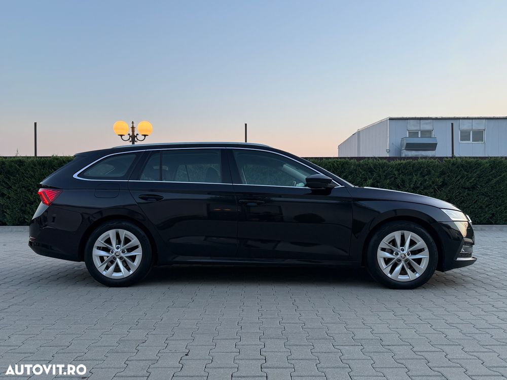 Skoda Octavia 2.0 TDI STYLE DSG - 31
