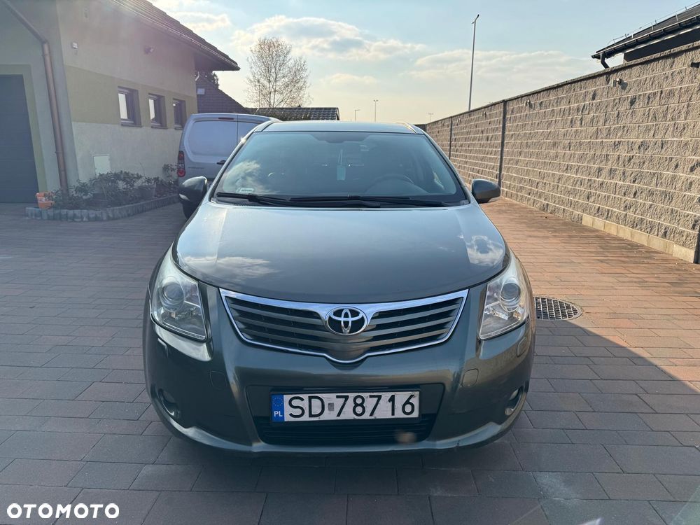 Toyota Avensis 2.2 D-4D Sol Plus Platinium - 2