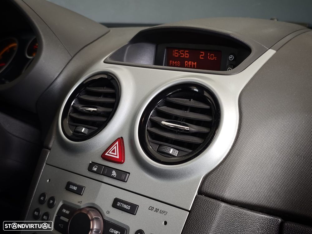 Opel Corsa 1.2 Cosmo - 34