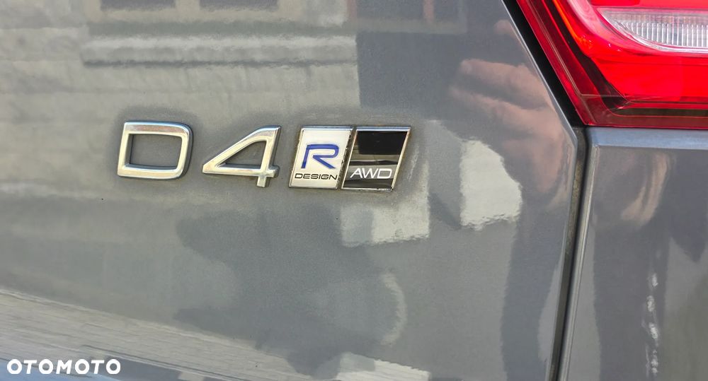 Volvo XC 40 D4 AWD Geartronic R-Design - 12