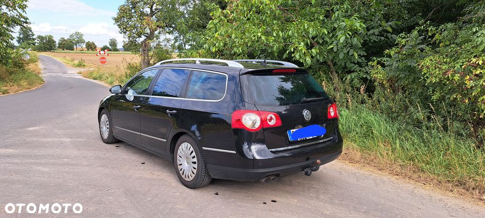 Volkswagen Passat 2.0 TDI DPF Sportline - 4