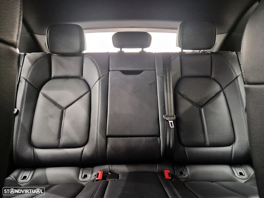 Porsche Macan Standard - 30