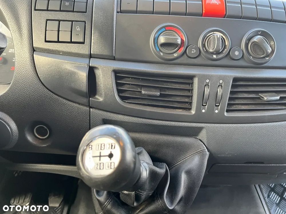 Iveco EUROCARGO 120E22 - 29