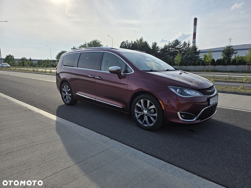 Chrysler Pacifica - 10
