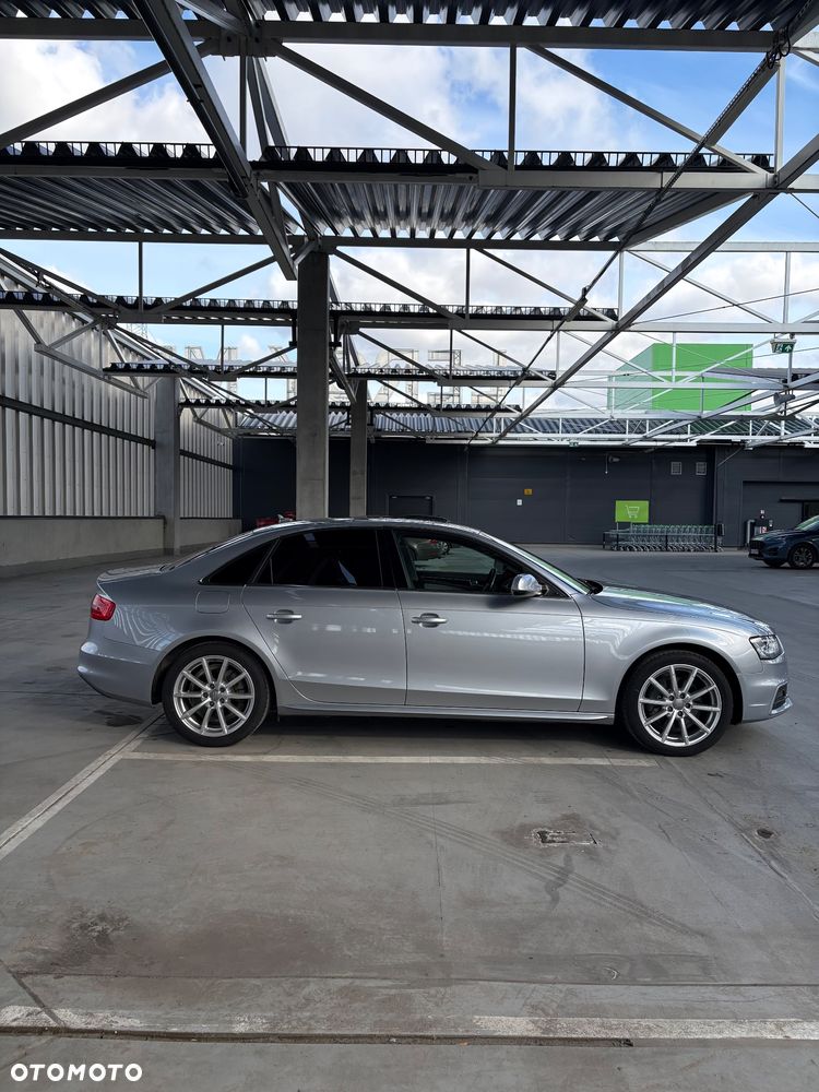 Audi A4 Limousine - 7