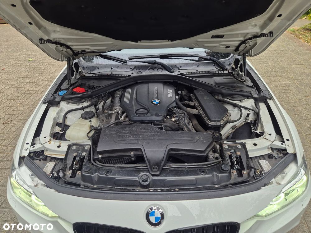 BMW Seria 3 318d M Sport - 19