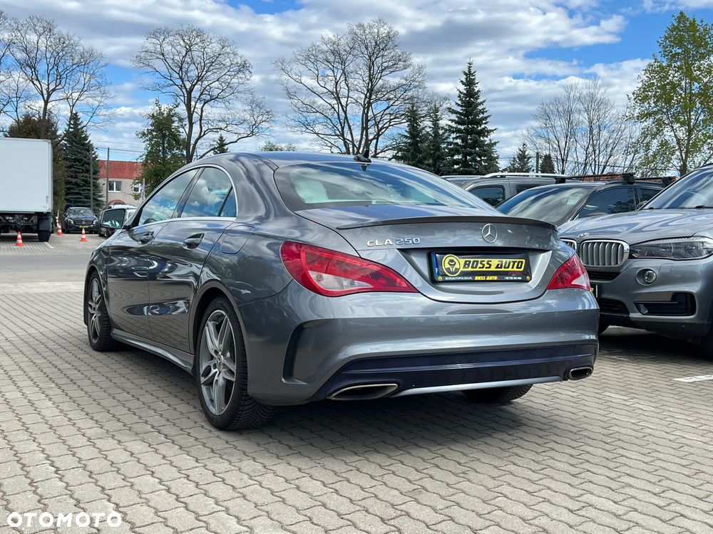 Mercedes-Benz CLA 250 7G-DCT - 7