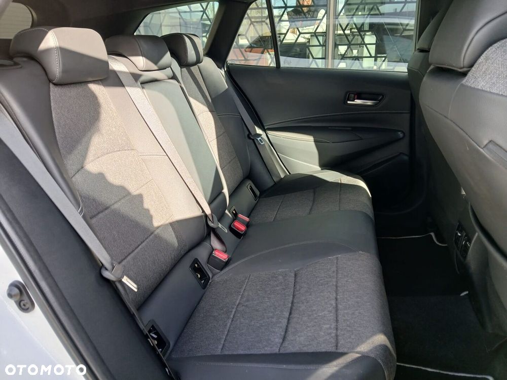 Toyota Corolla 2.0 Hybrid Style - 23
