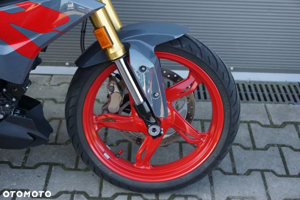BMW G - 19