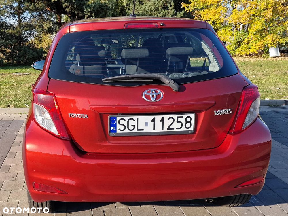 Toyota Yaris 2014 photo 2