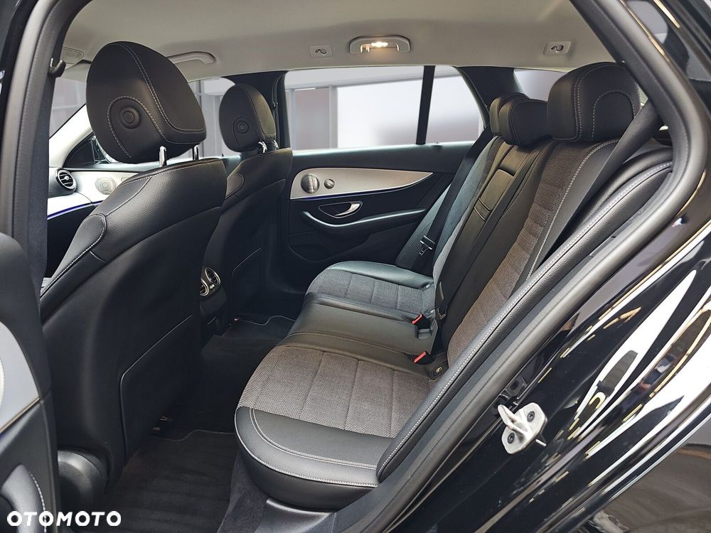 Mercedes-Benz Klasa E 220 d 4-Matic - 8