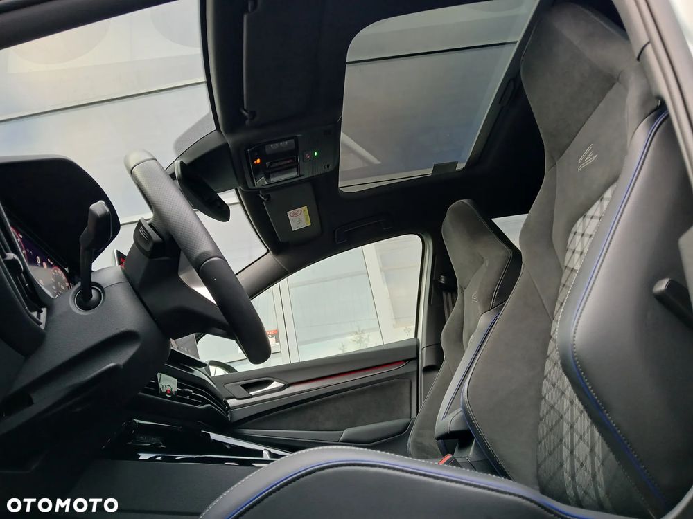 Volkswagen Golf 1.5 eTSI OPF DSG R-Line - 24