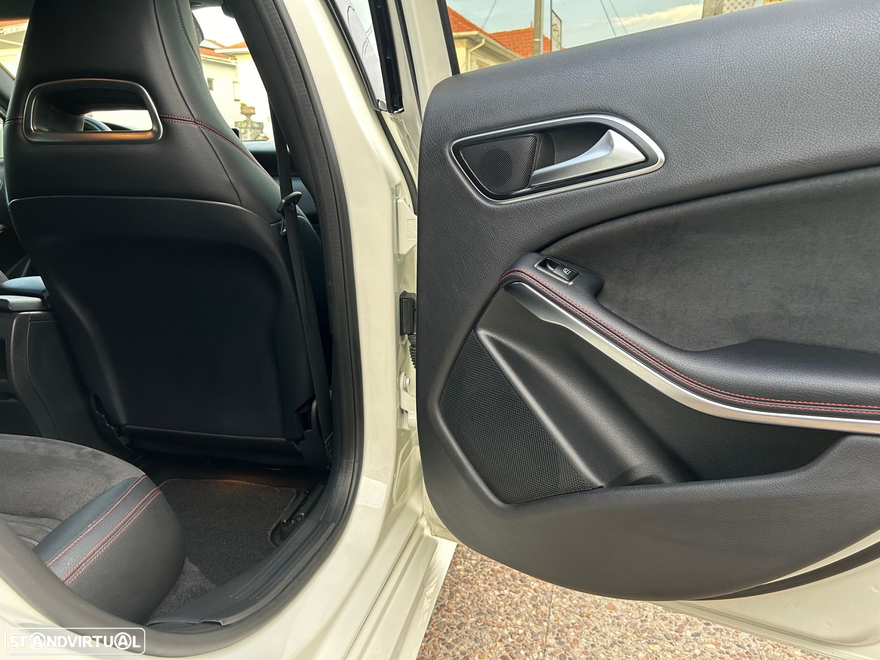 Mercedes-Benz A 200 CDi BE AMG Line - 27