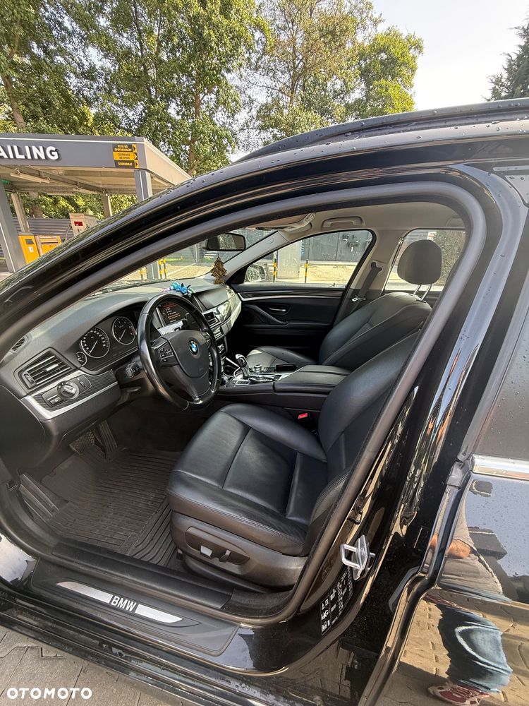 BMW Seria 5 520d xDrive - 7