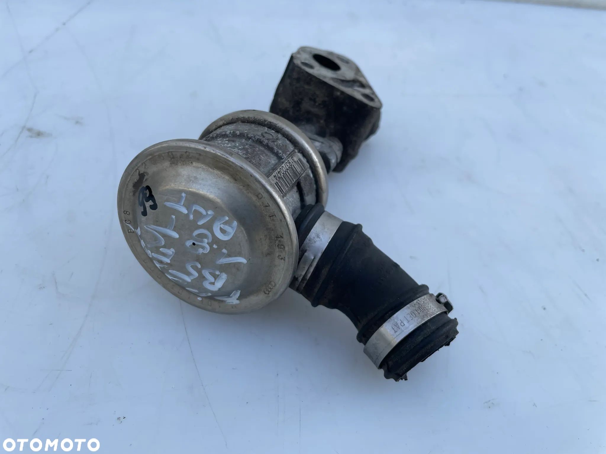 Zawór EGR powietrza vw Passat B5 Skoda SuperB I 1.8T AWT 06B131101 - 1