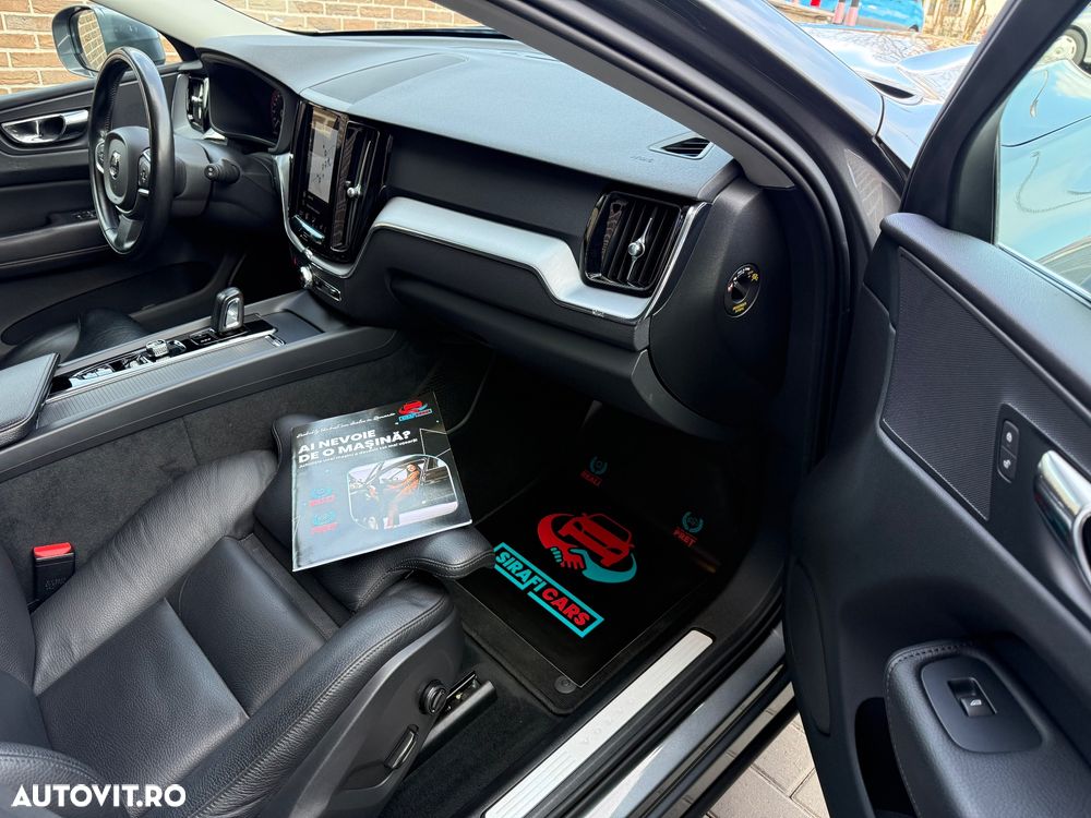 Volvo XC 60 B4 MHEV AWD Momentum Pro - 19