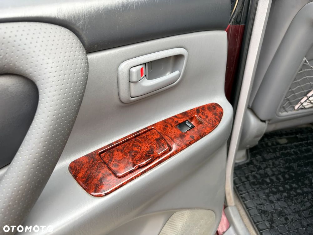 Toyota Land Cruiser 4.7 V8 - 23