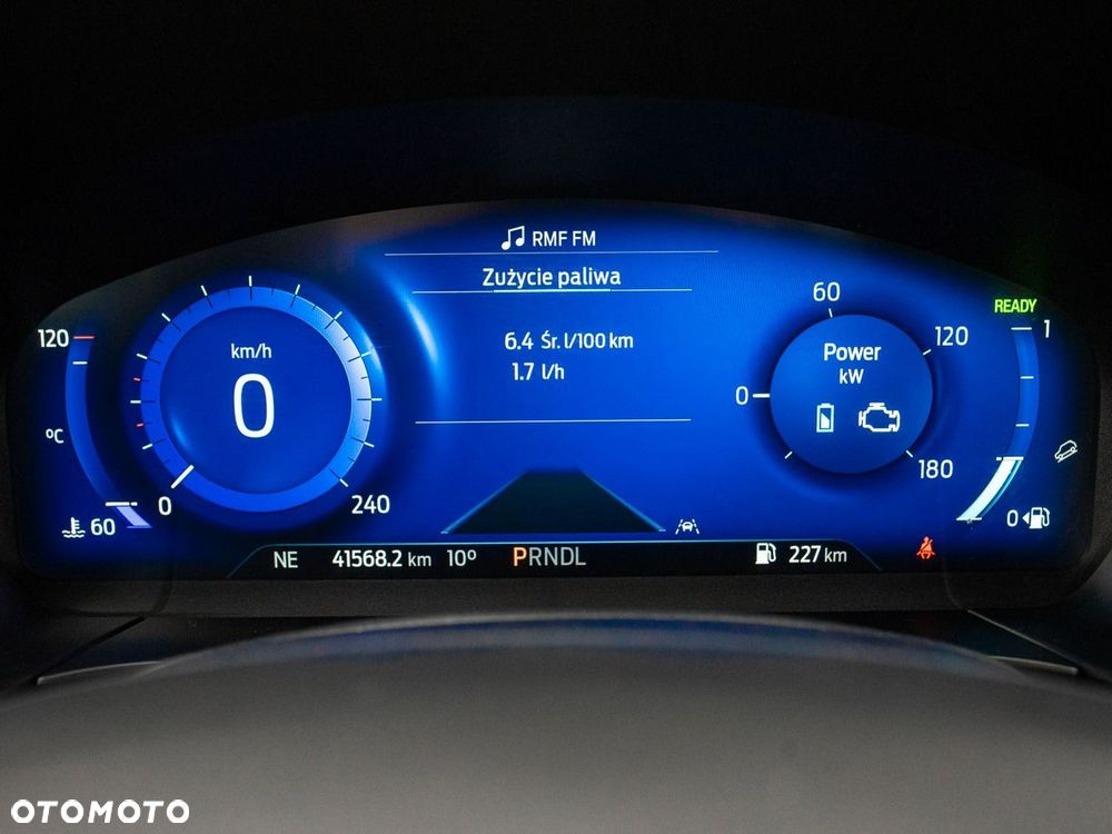 Ford Kuga - 12