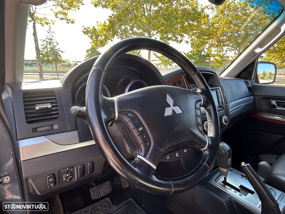 Mitsubishi Pajero 3.2 DI-D Auto Instyle - 21